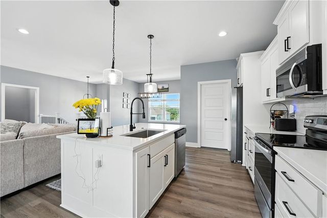 2313 Burris Drive, Harrisonville, MO 64701