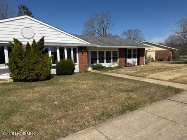 293B Malvern Court, Lakewood, NJ 08701