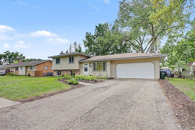 16653 Foliage Avenue W, Rosemount, MN 55068