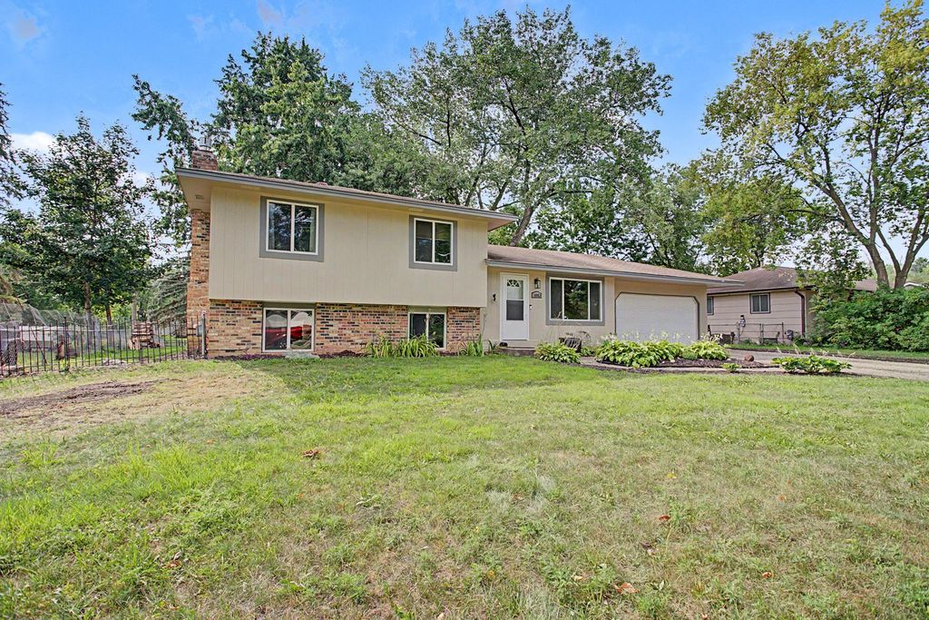 16653 Foliage Avenue W, Rosemount, MN 55068 — photo 2