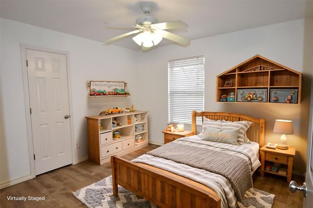 608 Wilkes ST, Smithville, TX 78957