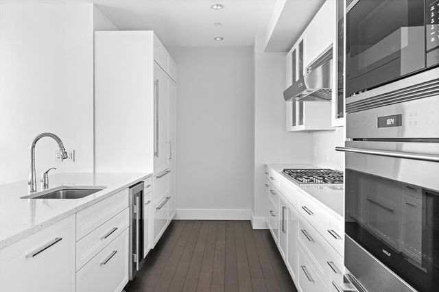 22 Liberty Dr 4D, Boston, MA 02210