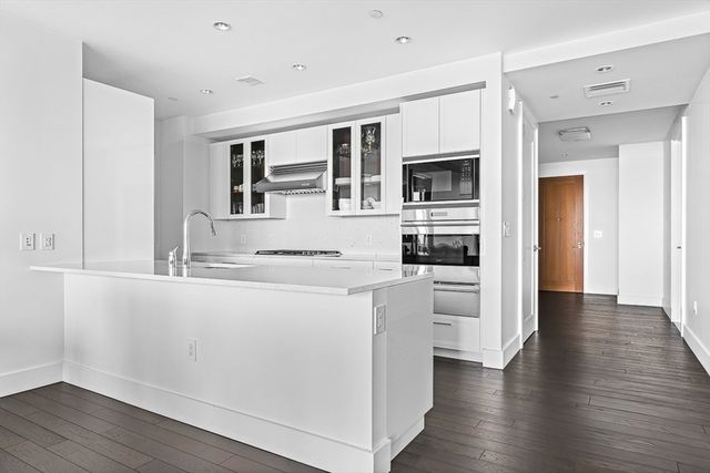 22 Liberty Dr 4D, Boston, MA 02210