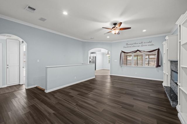 5906 Valencia Avenue, Lubbock, TX 79407