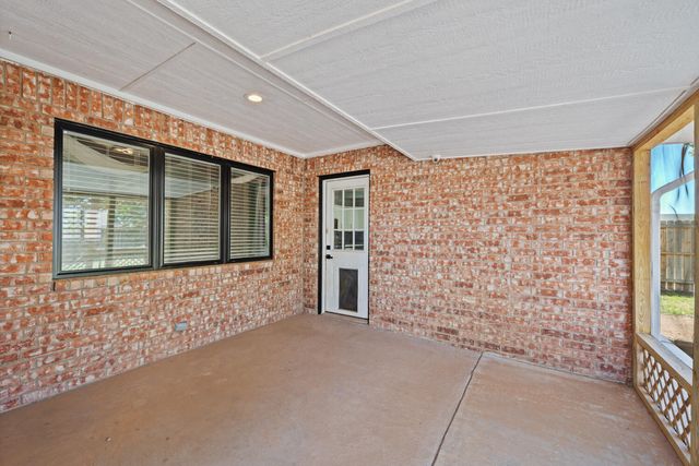 5906 Valencia Avenue, Lubbock, TX 79407