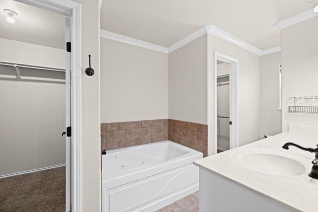 5906 Valencia Avenue, Lubbock, TX 79407
