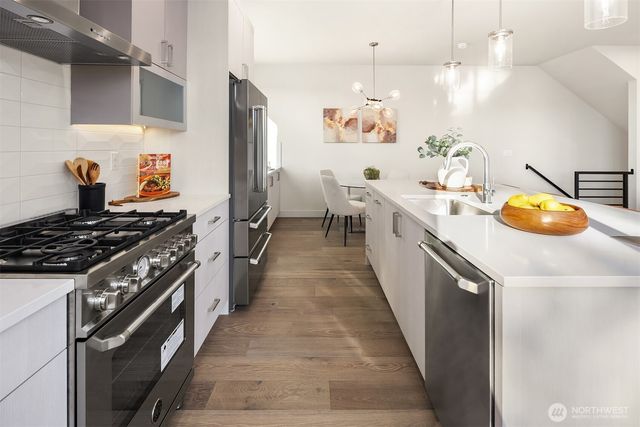 4570 22nd Avenue SW, Seattle, WA 98106