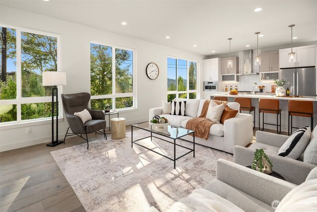 4570 22nd Avenue SW, Seattle, WA 98106