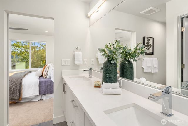 4570 22nd Avenue SW, Seattle, WA 98106