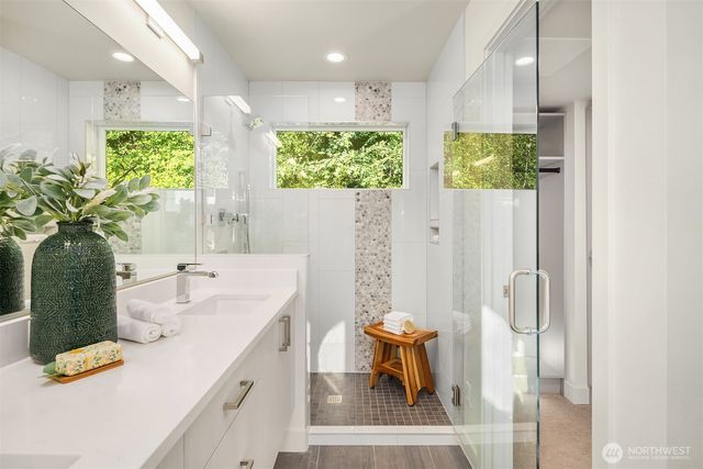 4570 22nd Avenue SW, Seattle, WA 98106