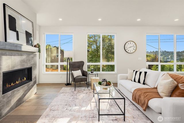 4570 22nd Avenue SW, Seattle, WA 98106