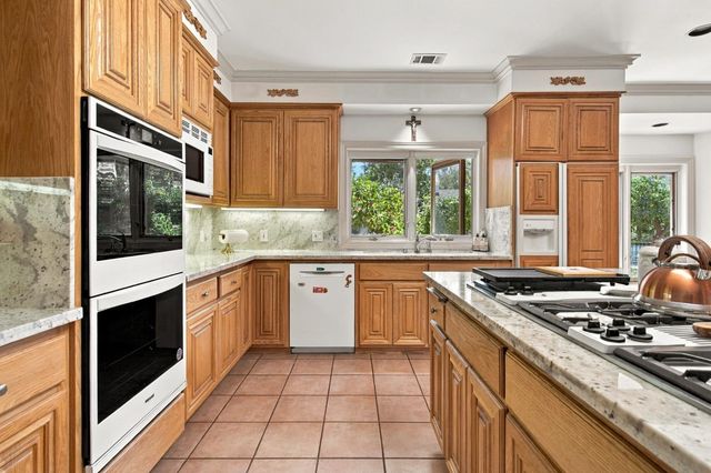 2710 Allston Way, Stockton, CA 95204