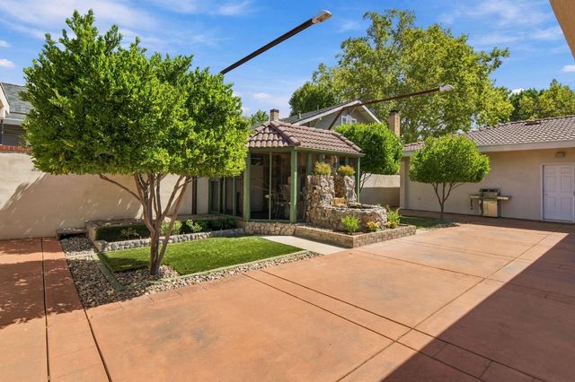 2710 Allston Way, Stockton, CA 95204