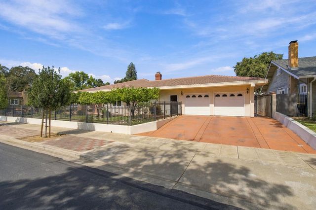 2710 Allston Way, Stockton, CA 95204