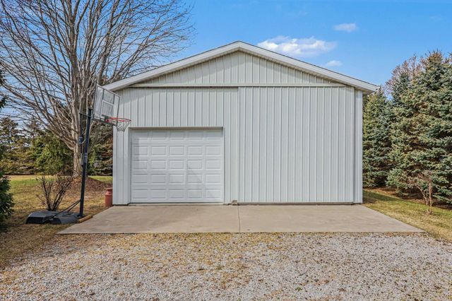 3760 S 7 Mile Road, Bay City, MI 48706