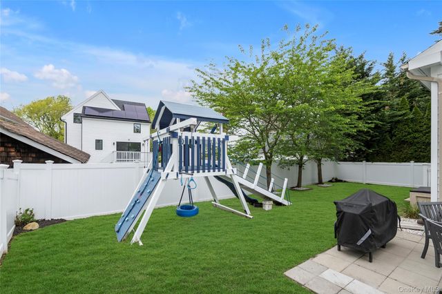 22 Madison Street, Port Washington, NY 11050