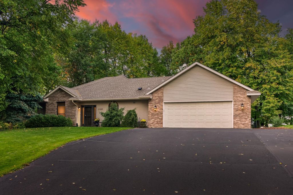 11140 Lake Pointe Drive, Chisago City, MN 55013 — exterior