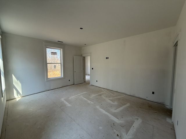 10005 Forest Lane, Bon Aqua, TN 37025