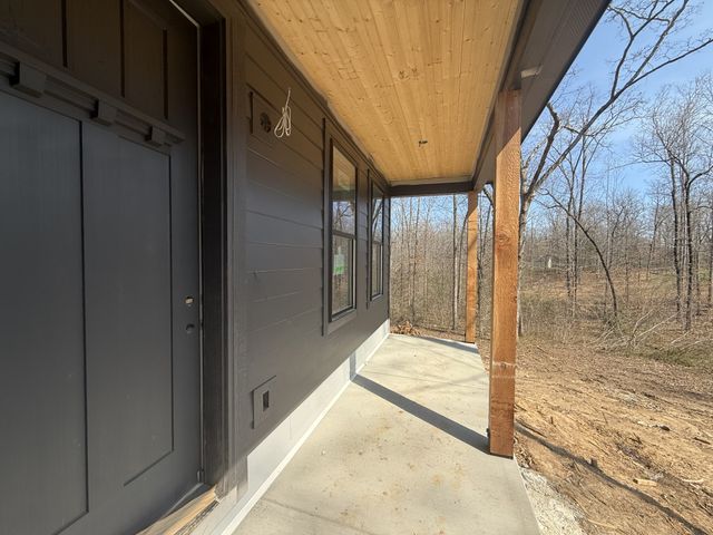 10005 Forest Lane, Bon Aqua, TN 37025