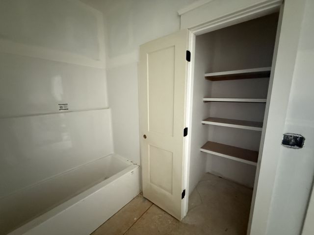 10005 Forest Lane, Bon Aqua, TN 37025