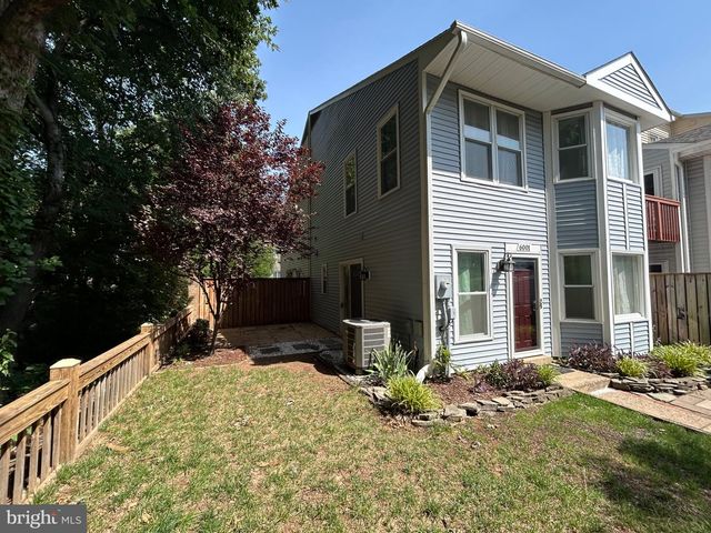 6001 RABBIT CT, Centreville, VA 20121