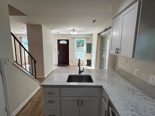 6001 RABBIT CT, Centreville, VA 20121