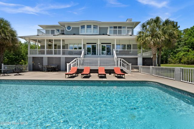 106 Waterway Trail, Hampstead, NC 28443