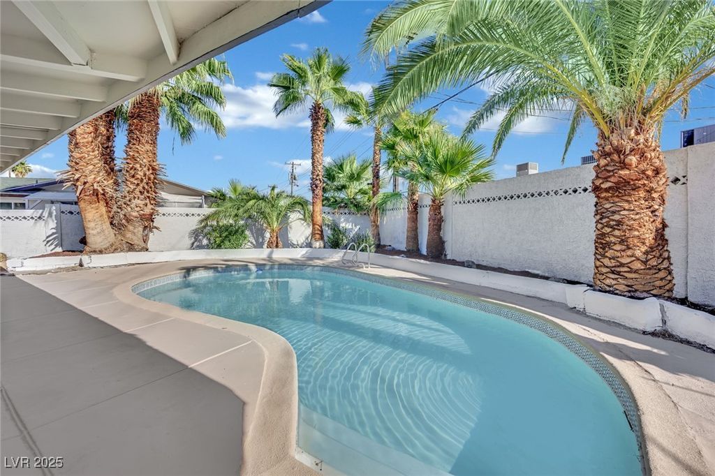 2325 Sombrero Drive, Las Vegas, NV 89169