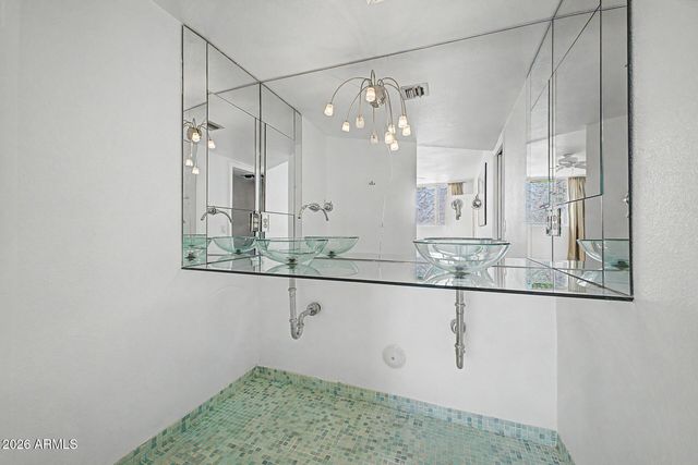 4842 N 74TH Street, Scottsdale, AZ 85251
