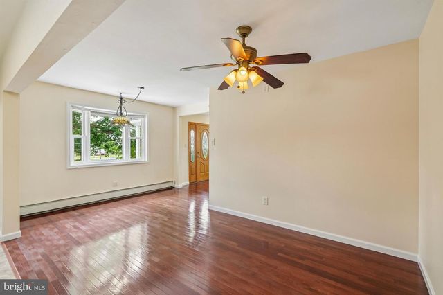 736 OLD SKIPPACK RD, Harleysville, PA 19438