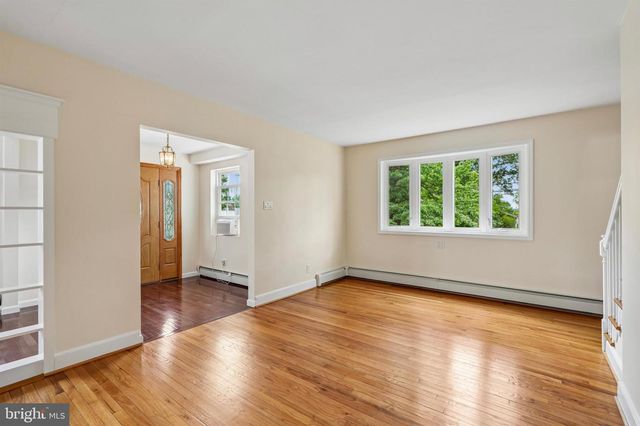 736 OLD SKIPPACK RD, Harleysville, PA 19438