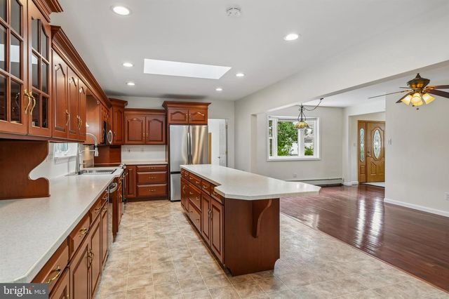 736 OLD SKIPPACK RD, Harleysville, PA 19438