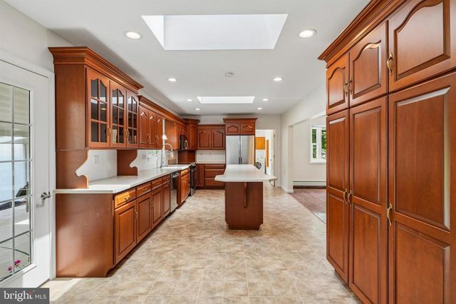 736 OLD SKIPPACK RD, Harleysville, PA 19438