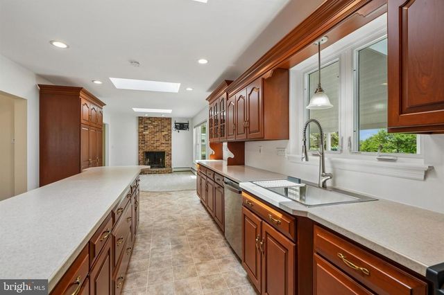 736 OLD SKIPPACK RD, Harleysville, PA 19438