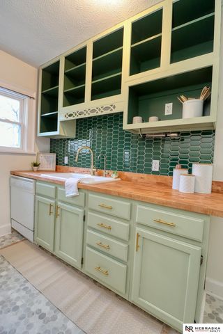 1621 Harrison Avenue, Lincoln, NE 68502