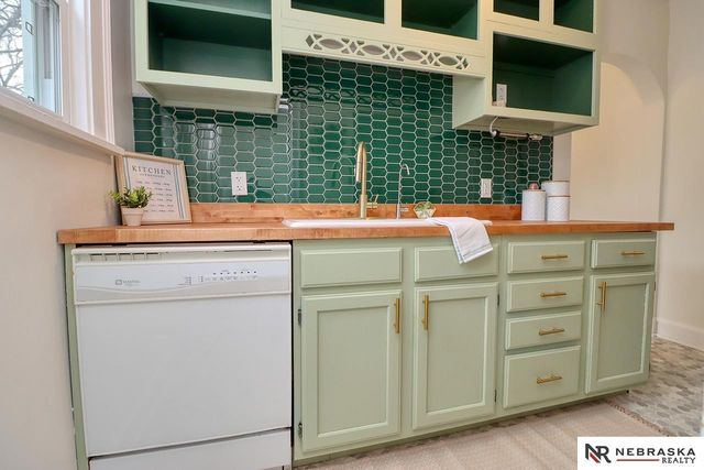 1621 Harrison Avenue, Lincoln, NE 68502