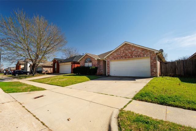 9028 Brushy Creek Trail, Fort Worth, TX 76118