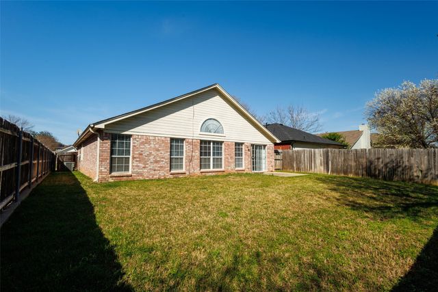 9028 Brushy Creek Trail, Fort Worth, TX 76118