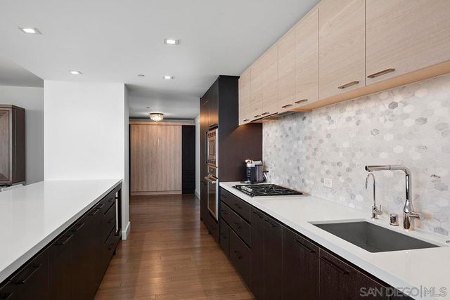 1388 Kettner Blvd 2002, San Diego, CA 92101