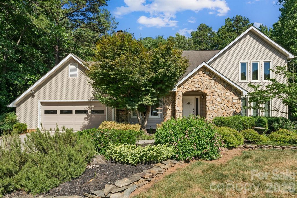 7935 Altacrest Drive, Concord, NC 28027