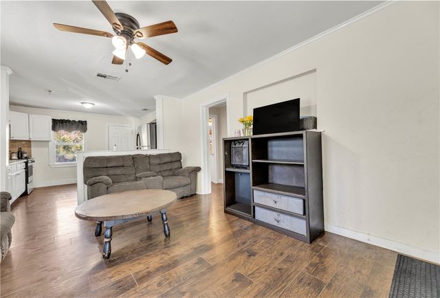 1610 Una Avenue, Bryan, TX 77803