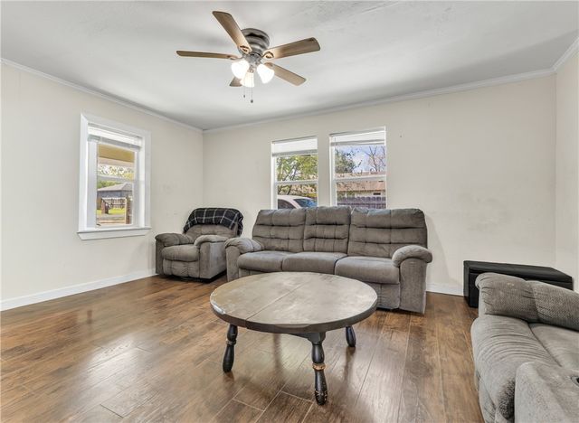 1610 Una Avenue, Bryan, TX 77803