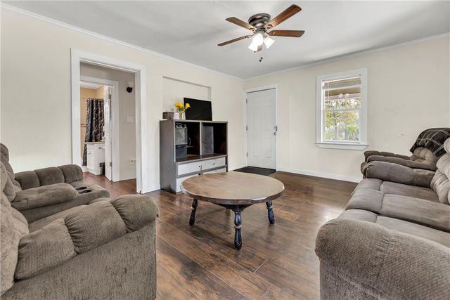 1610 Una Avenue, Bryan, TX 77803