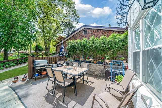 419 Clubhouse Court, Coram, NY 11727
