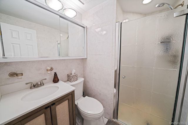 419 Clubhouse Court, Coram, NY 11727
