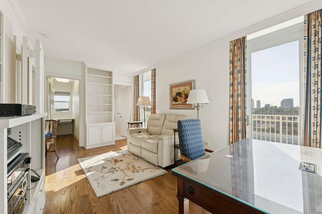 100 Royal Palm Way G5, Palm Beach, FL 33480