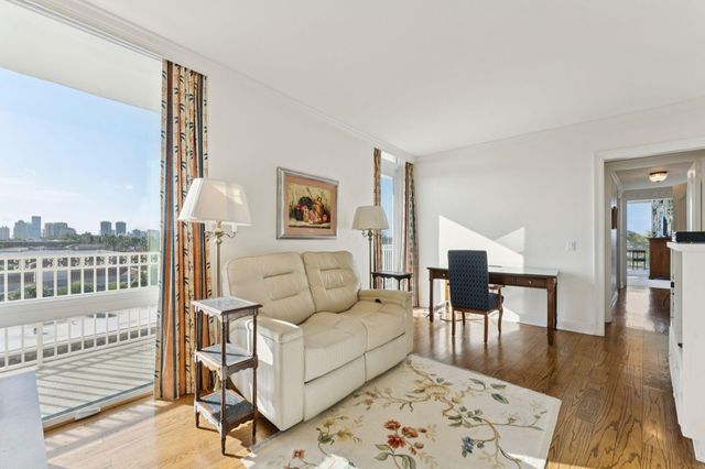 100 Royal Palm Way G5, Palm Beach, FL 33480