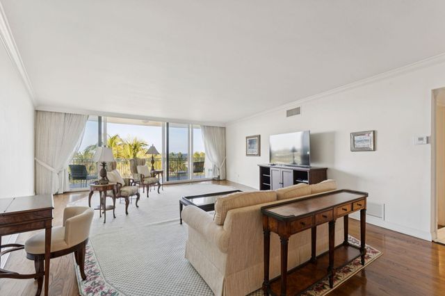 100 Royal Palm Way G5, Palm Beach, FL 33480