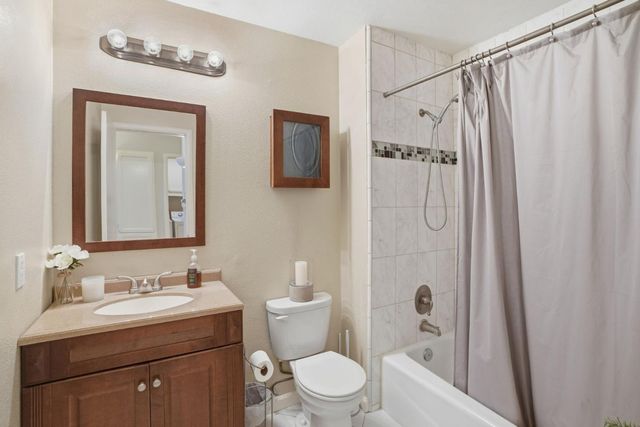 461 Dela Vina Avenue 103, Monterey, CA 93940