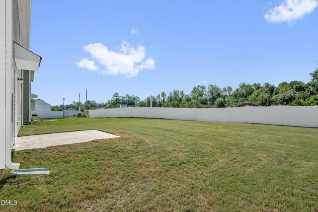 17 W Emily Gardens Drive, Selma, NC 27576